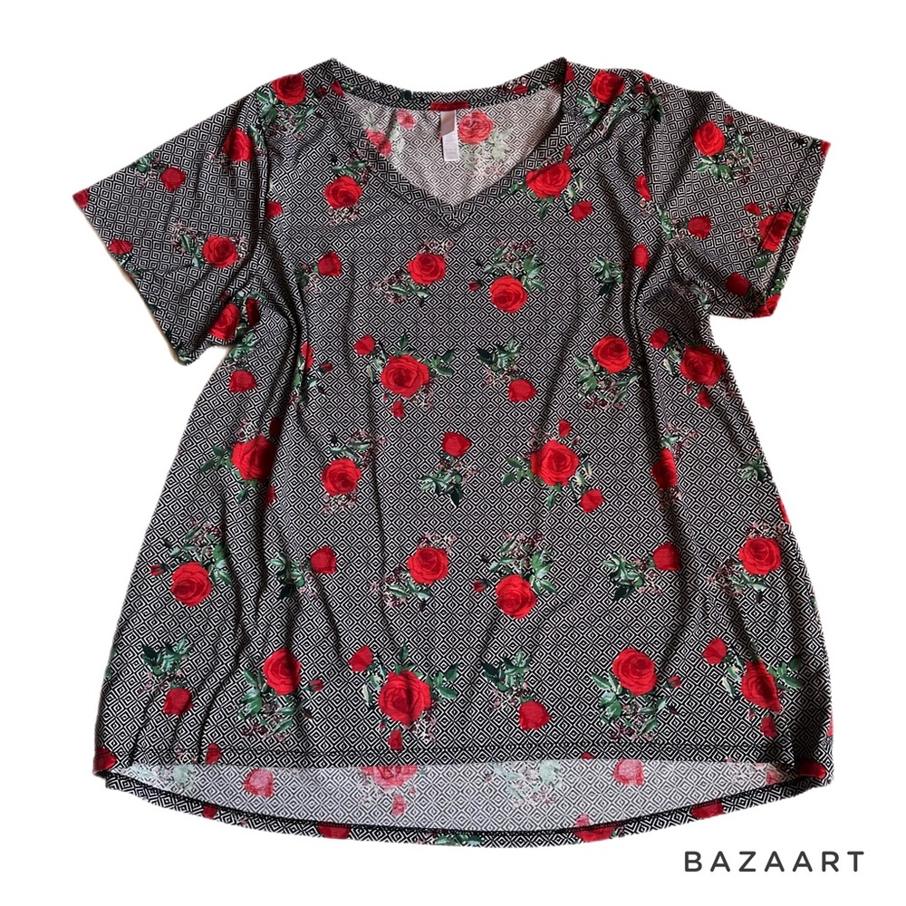3xl LuLaRoe Christy T | Lattice with roses | Excellent used condition